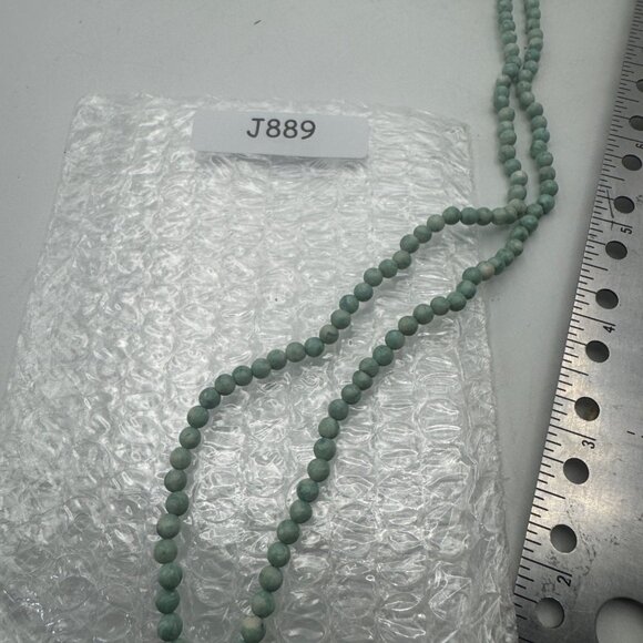 Pale Green Round Beaded Stone Necklace Minimalist Style Boho Fashion Accessory - Picture 4 of 4